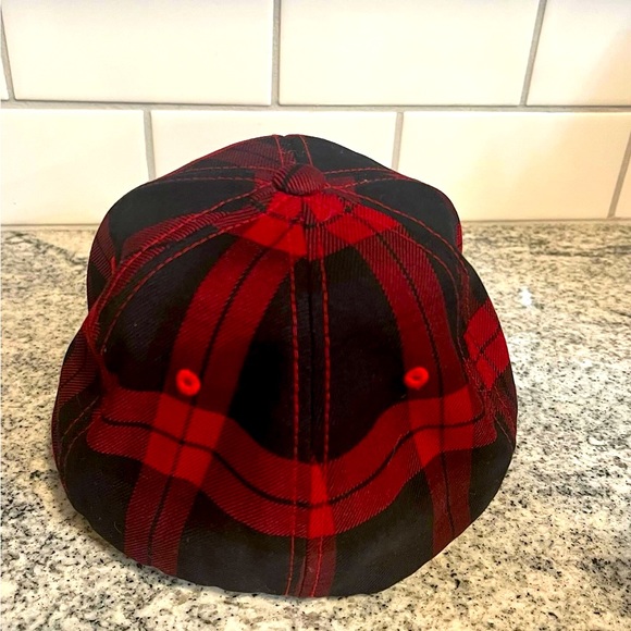 Plaid Buffalo Hat - Picture 2 of 4